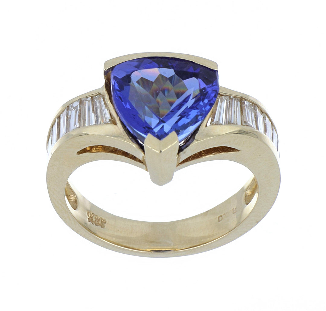 Tanzanite Ladies Ring (Tanzanite 3.81 cts. White Diamond 1.1 ct.)