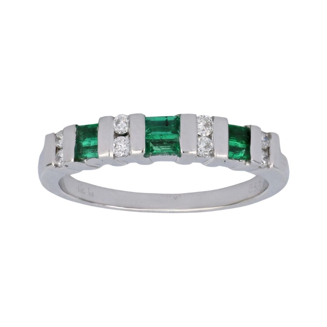 Emerald Ring (Emerald 0.39 cts. White Diamond 0.15 cts.) Not Net