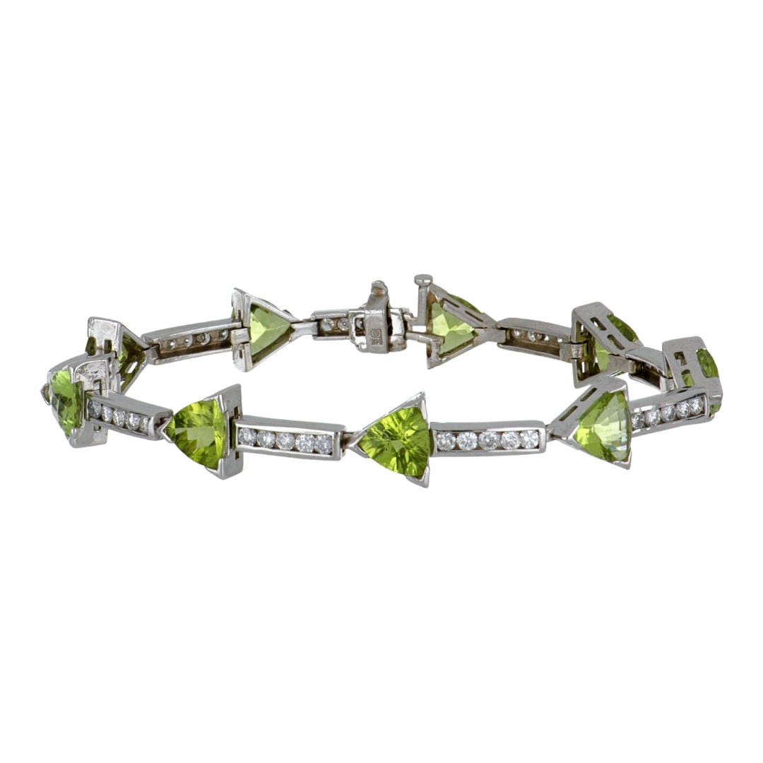 Peridot Bracelet (Peridot 9 cts. White Diamond 1.6 cts.) Not Net