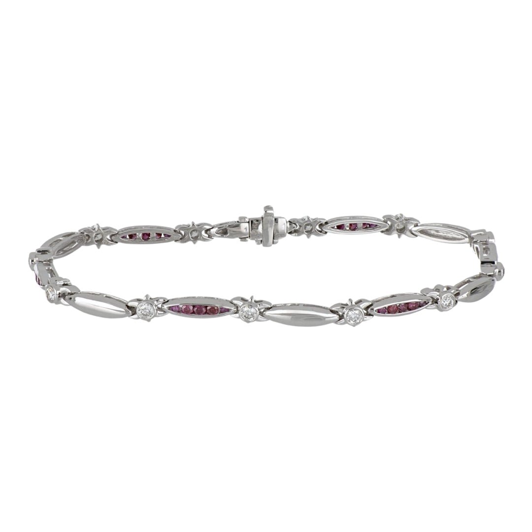 Purple Diamond Bracelet (Purple Diamond 0.67 cts. White Diamond 0.62 cts.) Not Net