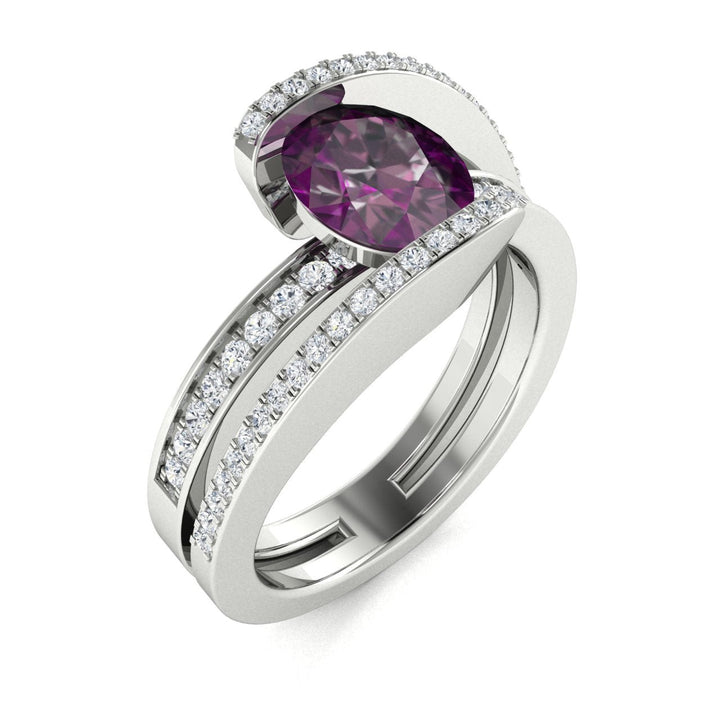 14kt Gold Oval shaped Natural Alexandrite and Diamond Ladies Ring (Alexandrite 1.50 cts. Diamonds 0.30 cts.)