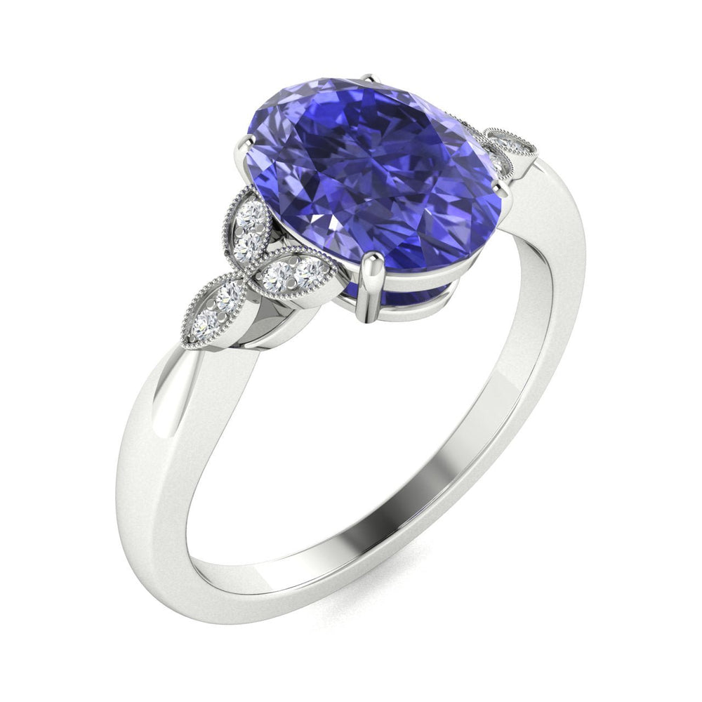 18KT Gold Tanzanite and Diamond Ladies Ring (Tanzanite 5.27 cts White Diamonds 0.17 cts)